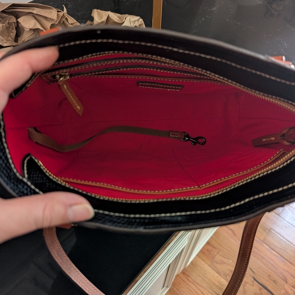 Dooney & Bourke Black Textured Tote with Tan Handles Croco - Picture 7 of 9